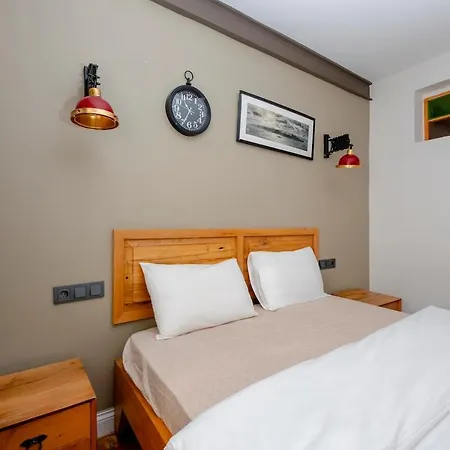 Cosy With Lofty Ceilings Istanbul