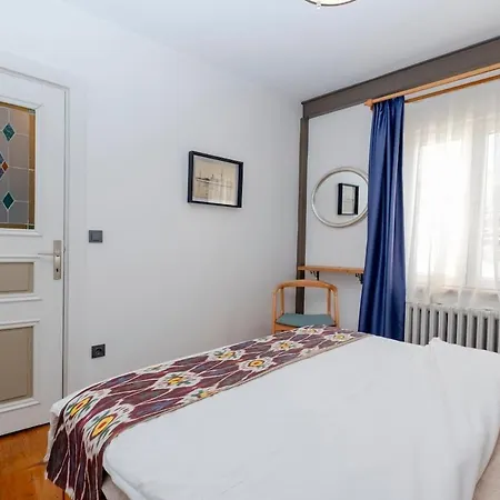 Cosy With Lofty Ceilings Apartment Istanbul