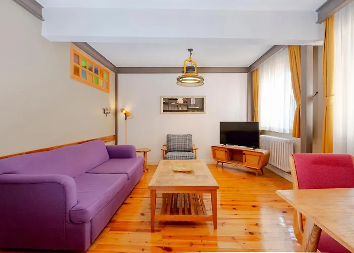 Cosy With Lofty Ceilings *