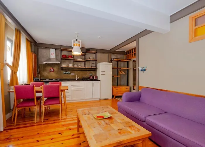 Apartment Cosy With Lofty Ceilings *